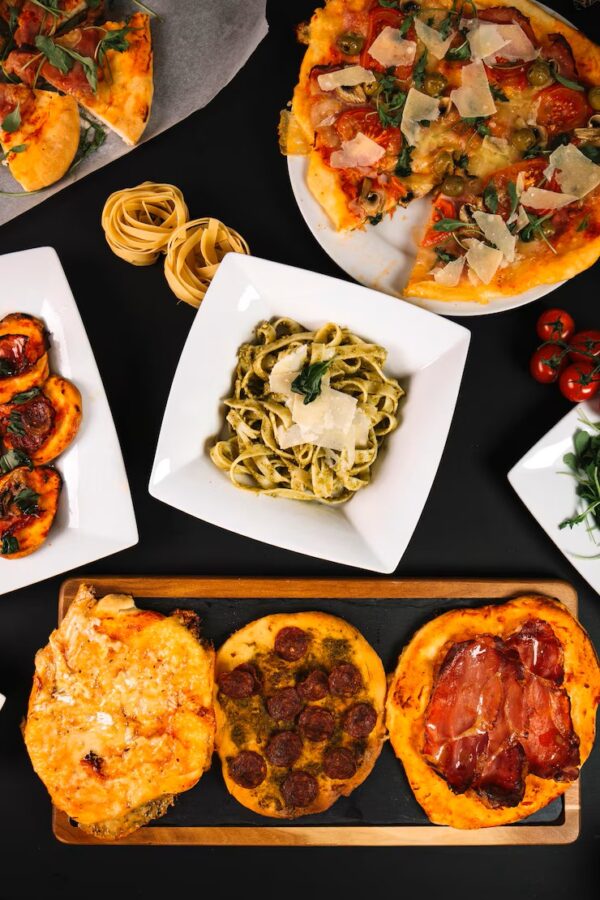 La pizza carbonara, o el manjar popular que de italiano no tiene nada