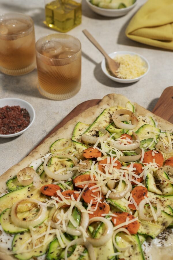 Receta de pizza saludable , una opción deliciosa y súper fácil con una base de papas.